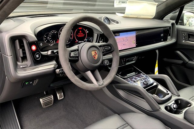 New 2026 Porsche Cayenne GTS image 4