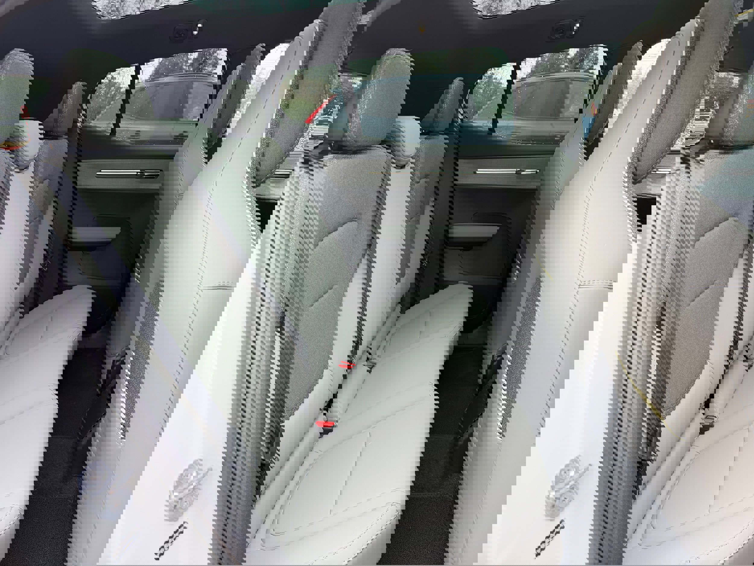 Certified 2025 Volvo EX30 Plus w/ Climate Package image 12