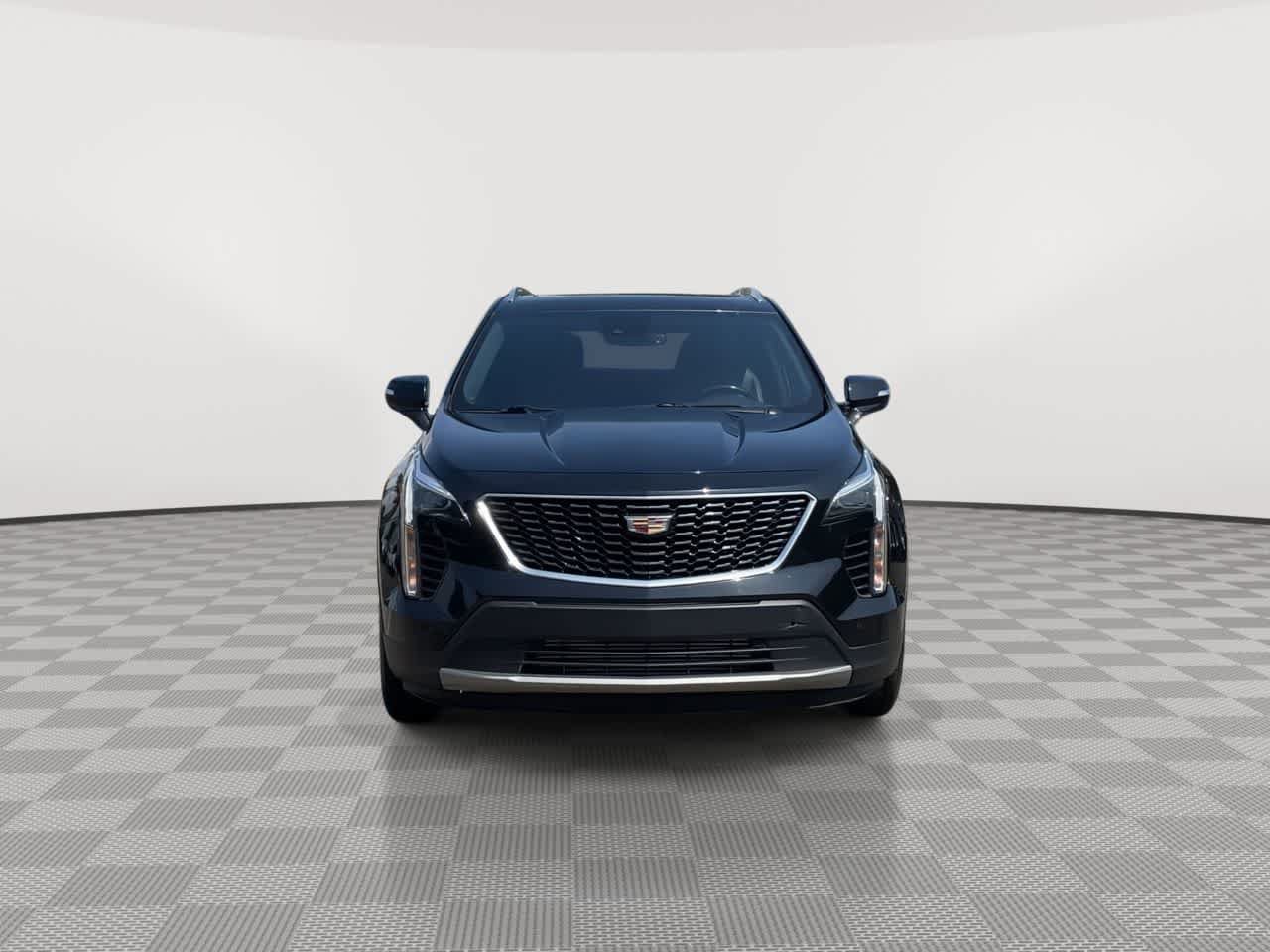 Used 2021 Cadillac XT4 Premium Luxury w/ Cold Weather Package AWD/4WD image 3