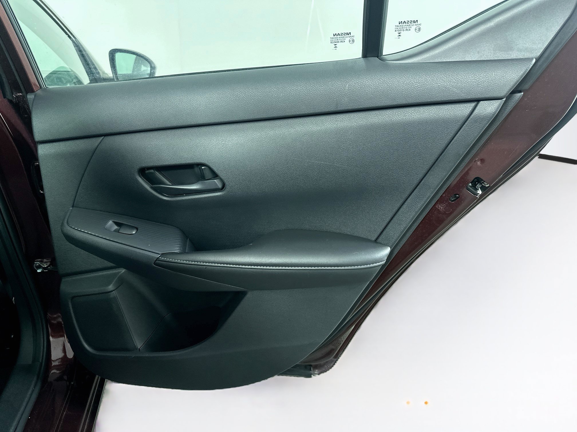 Used 2025 Nissan Sentra SV FWD image 30