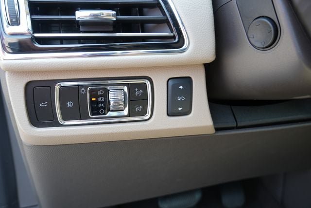 Used 2024 Lincoln Navigator Reserve AWD/4WD image 30