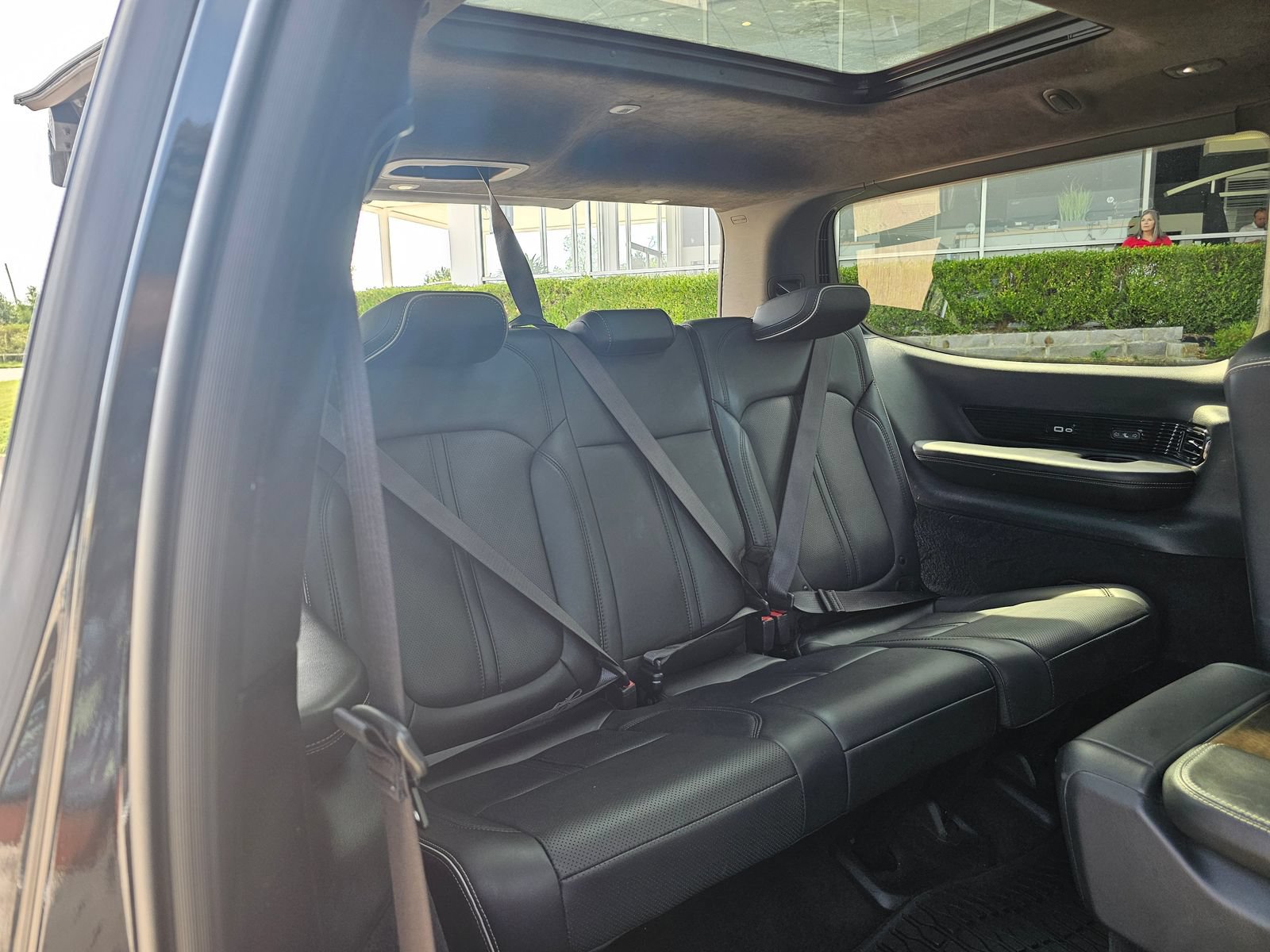 Used 2023 Jeep Grand Wagoneer Series II AWD/4WD image 43
