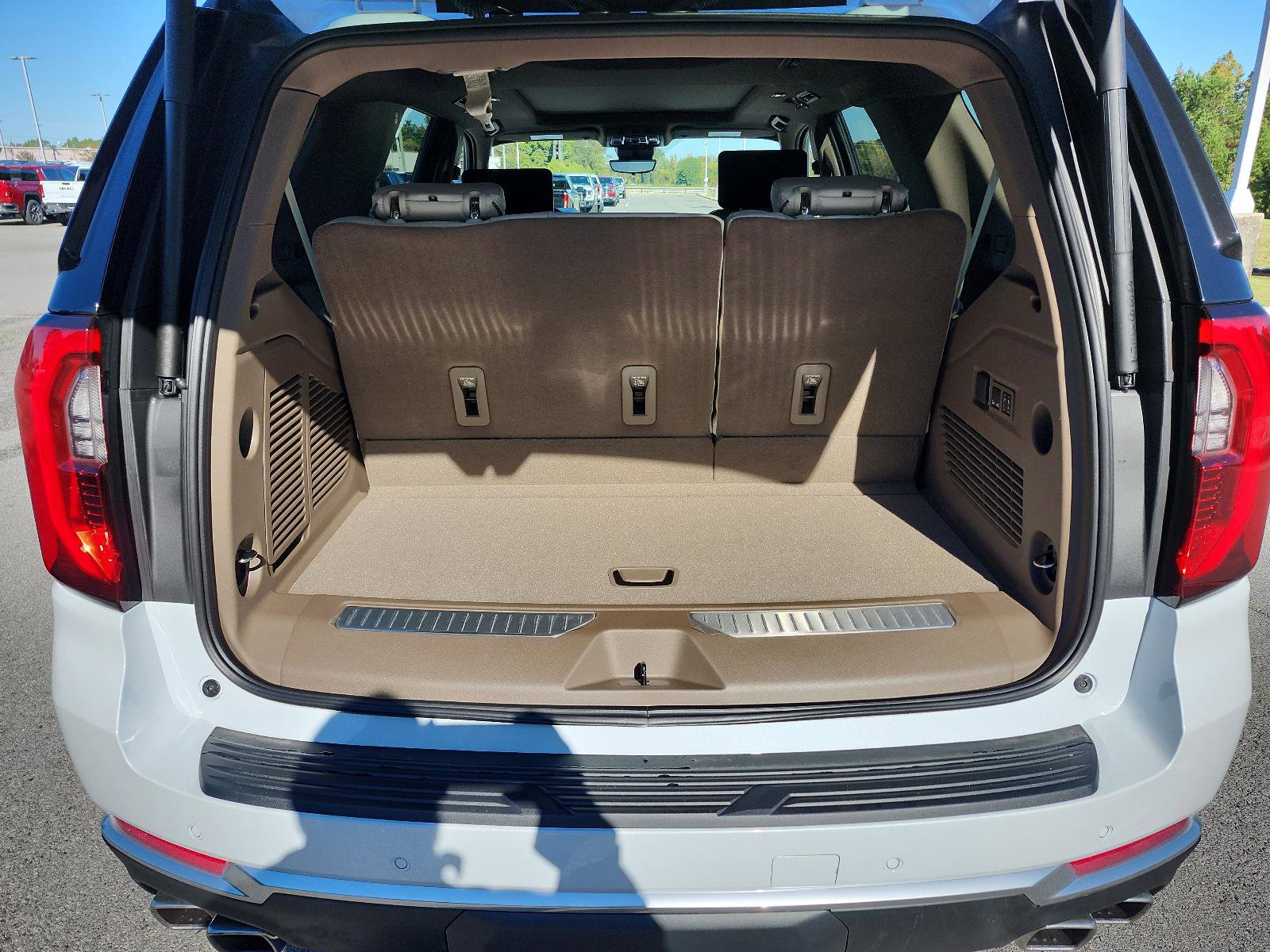 New 2026 GMC Yukon Denali image 8