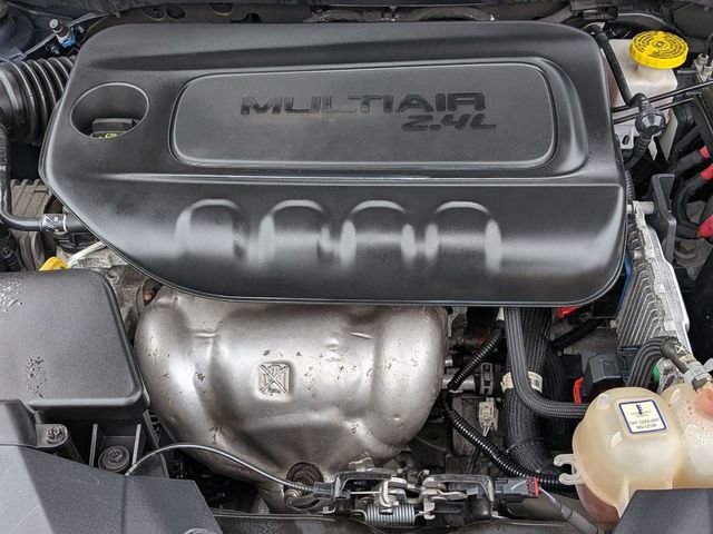 Certified 2019 Jeep Cherokee Latitude Plus w/ Cold Weather Group image 31