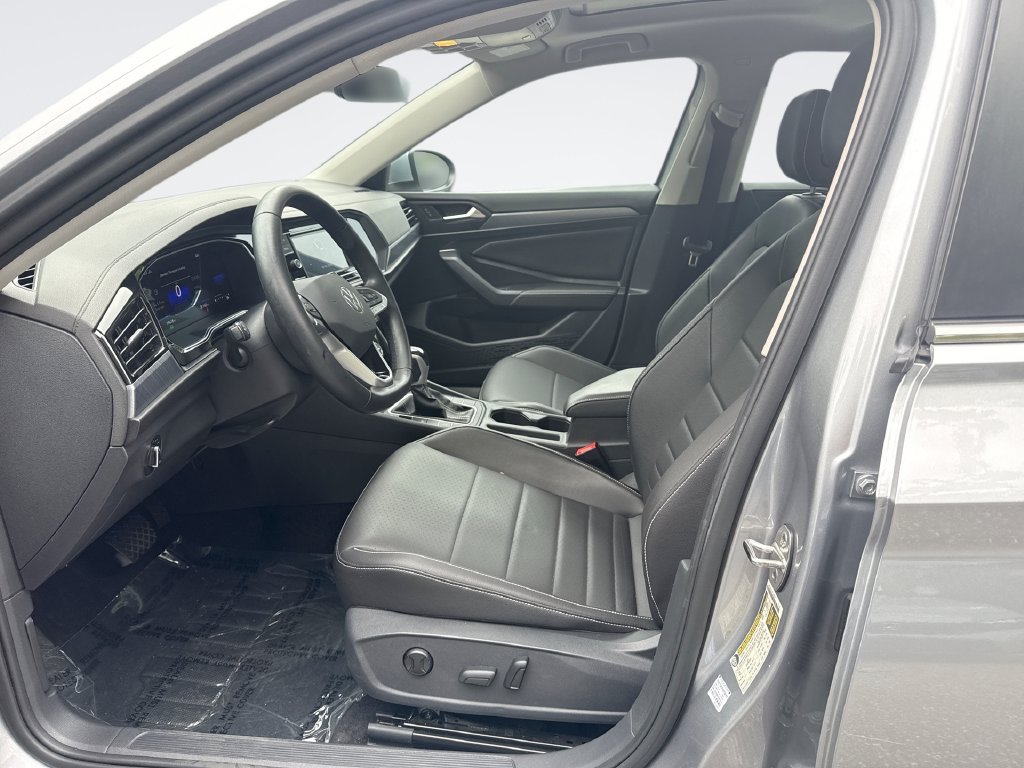 Used 2023 Volkswagen Jetta SE FWD image 13