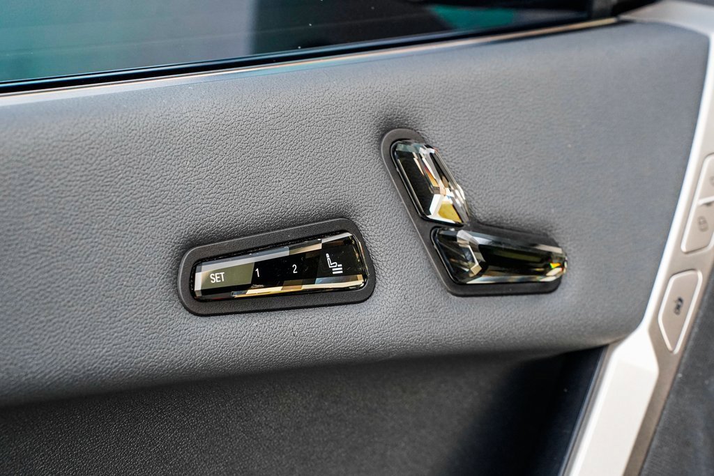 Used 2024 BMW iX xDrive50 w/ Premium Package image 10