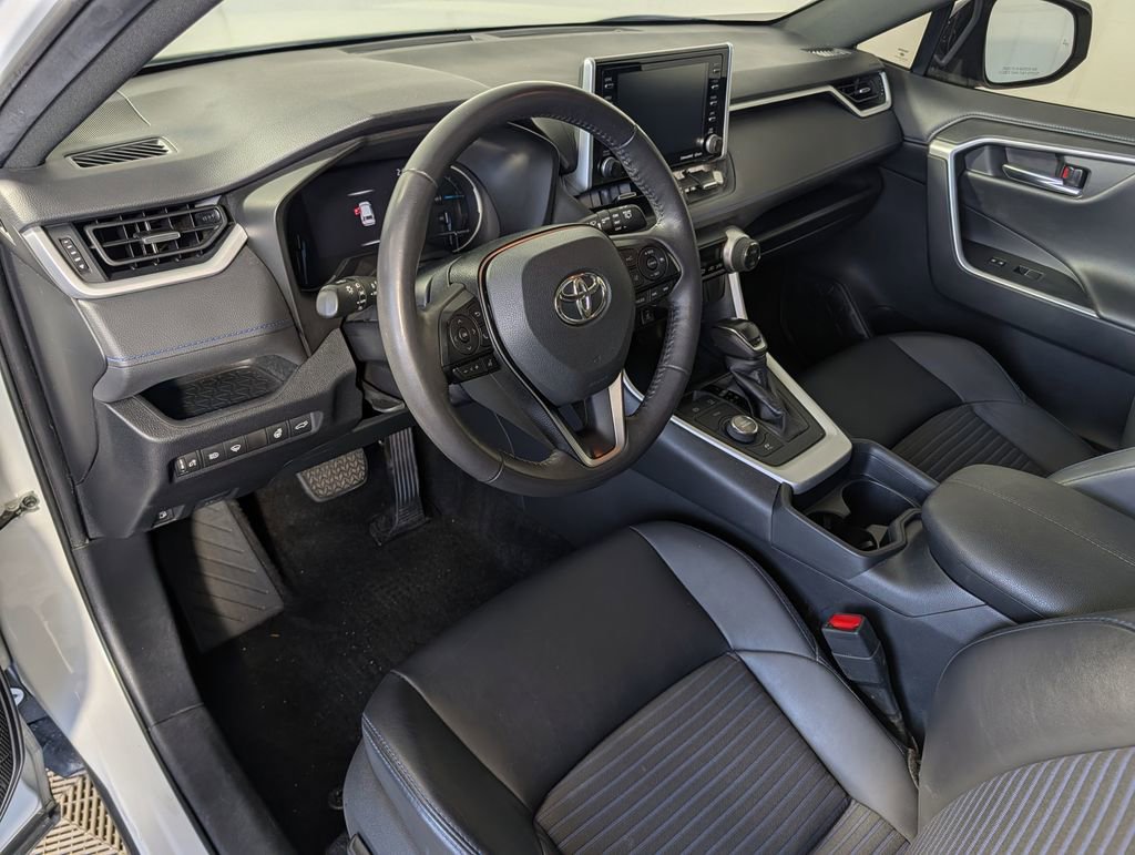Used 2019 Toyota RAV4 XSE w/ XSE Weather Package image 5