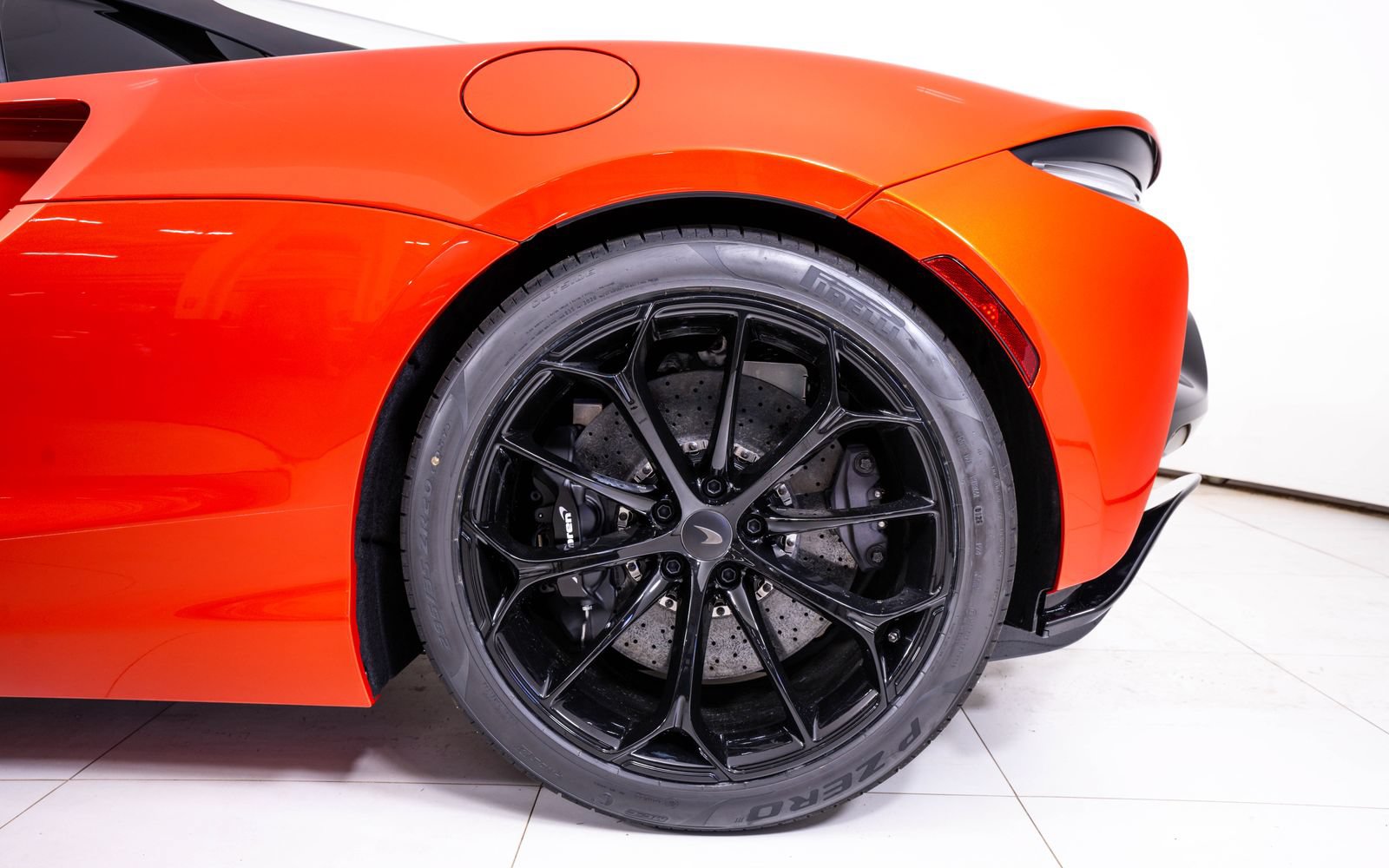 New 2026 McLaren Artura Spider RWD image 17