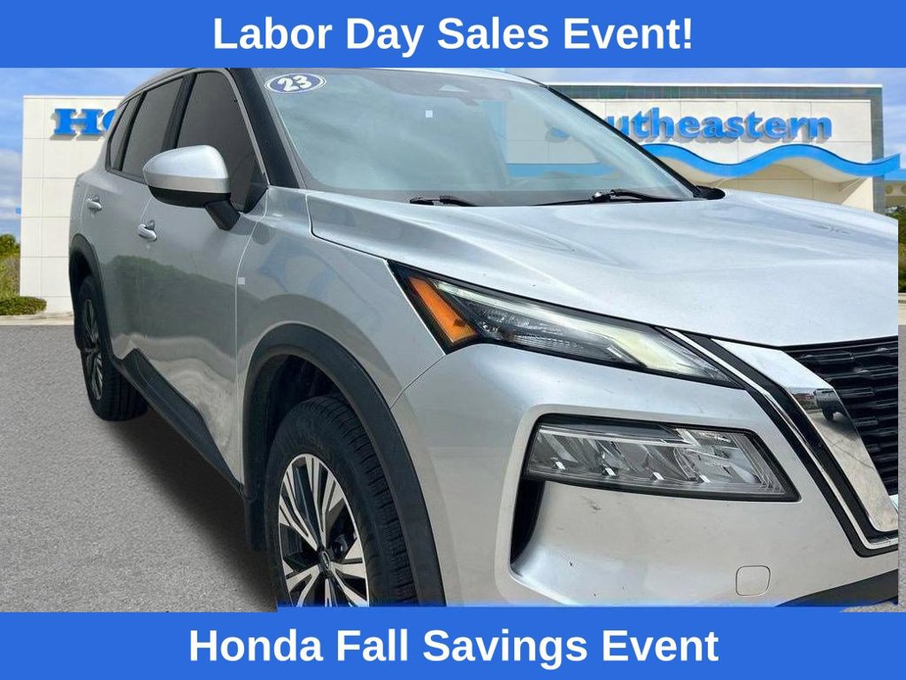 Used 2023 Nissan Rogue SV FWD image 3