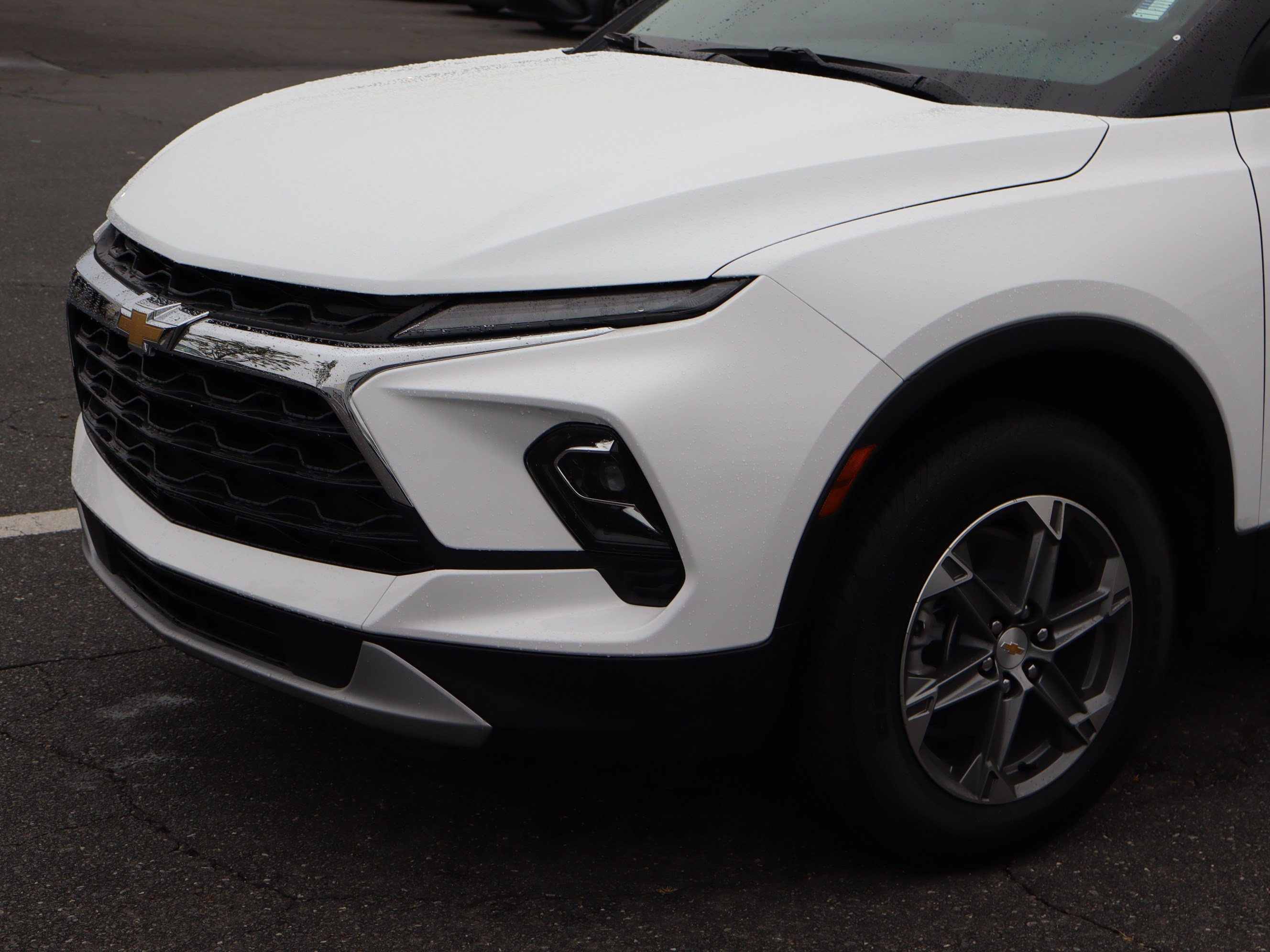 Used 2025 Chevrolet Blazer LT FWD image 6