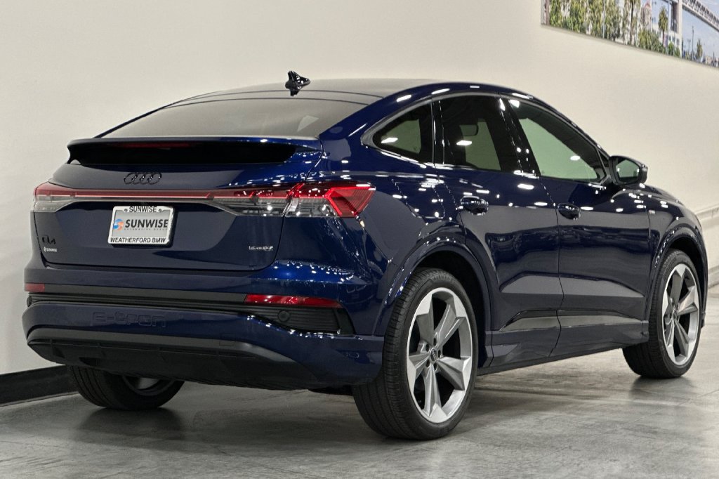 Used 2025 Audi Q4 e-tron Premium Plus AWD/4WD image 4