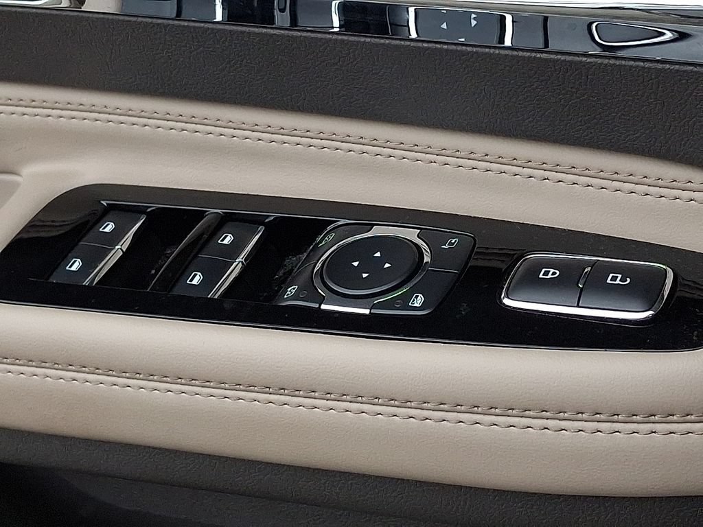Used 2023 Lincoln Corsair AWD image 25