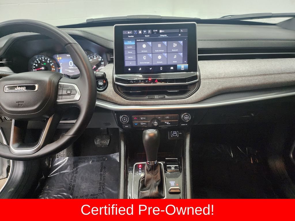 Used 2024 Jeep Compass Latitude image 17