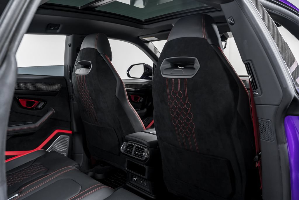 Used 2024 Lamborghini Urus Performante AWD/4WD image 36