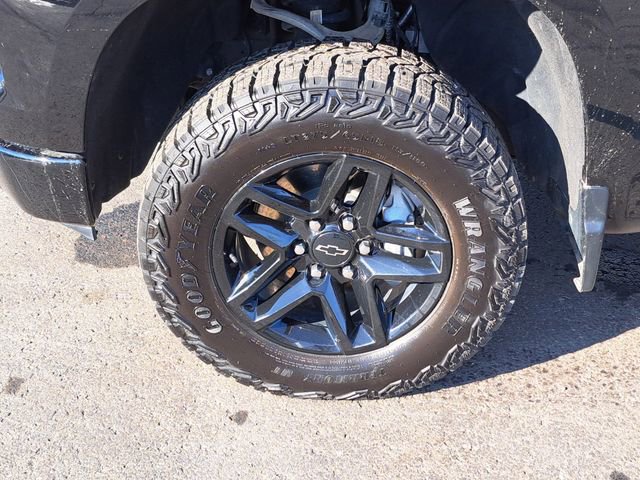 Used 2024 Chevrolet Silverado 1500 LT Trail Boss w/ Convenience Package II image 4