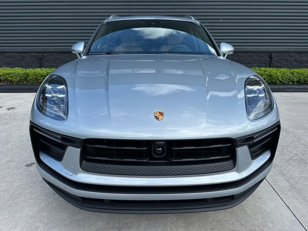 Certified 2026 Porsche Macan Turbo AWD/4WD image 8