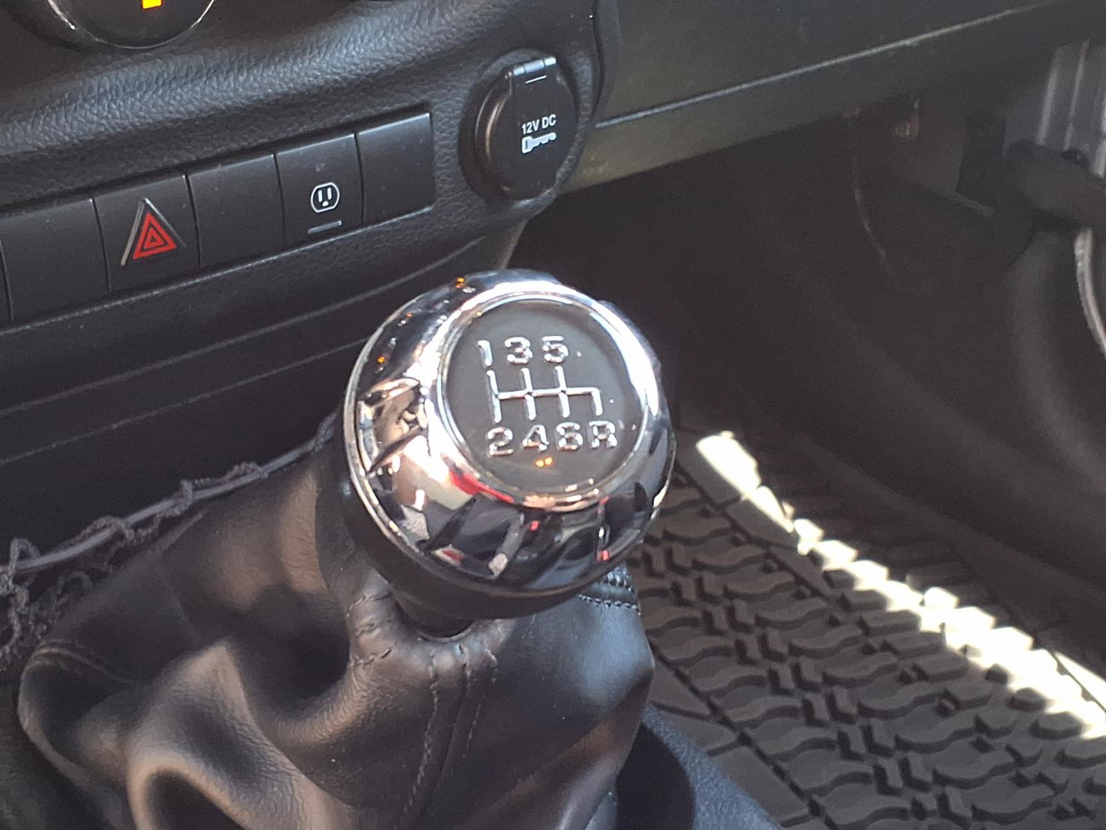 Used 2013 Jeep Wrangler Rubicon w/ PWR Convenience Group AWD/4WD image 15