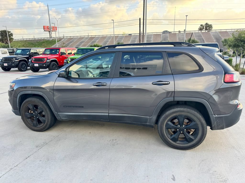 Used 2020 Jeep Cherokee Latitude Plus AWD/4WD image 4