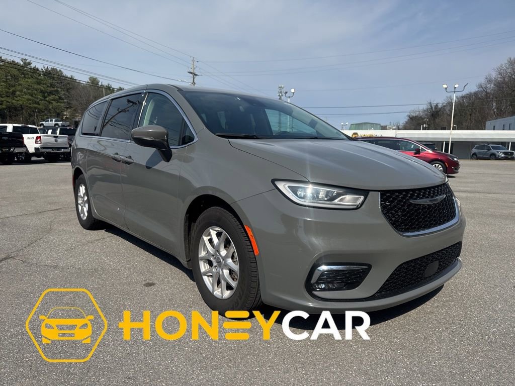 Used 2023 Chrysler Pacifica Touring-L