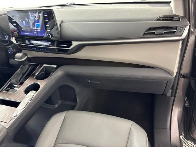 Used 2023 Toyota Sienna XLE AWD/4WD image 24