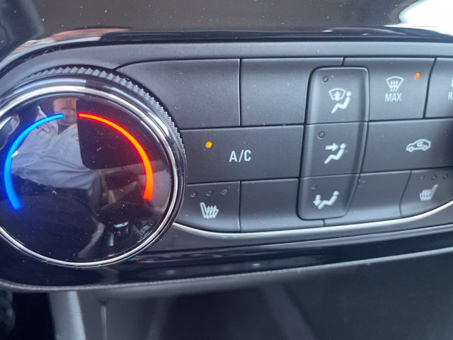 Used 2023 Buick Encore GX Preferred w/ Cold Weather Comfort Package FWD image 13