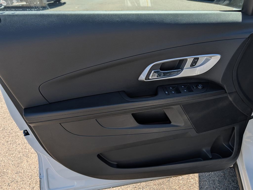 Used 2017 Chevrolet Equinox LT w/ Sport Edition image 30