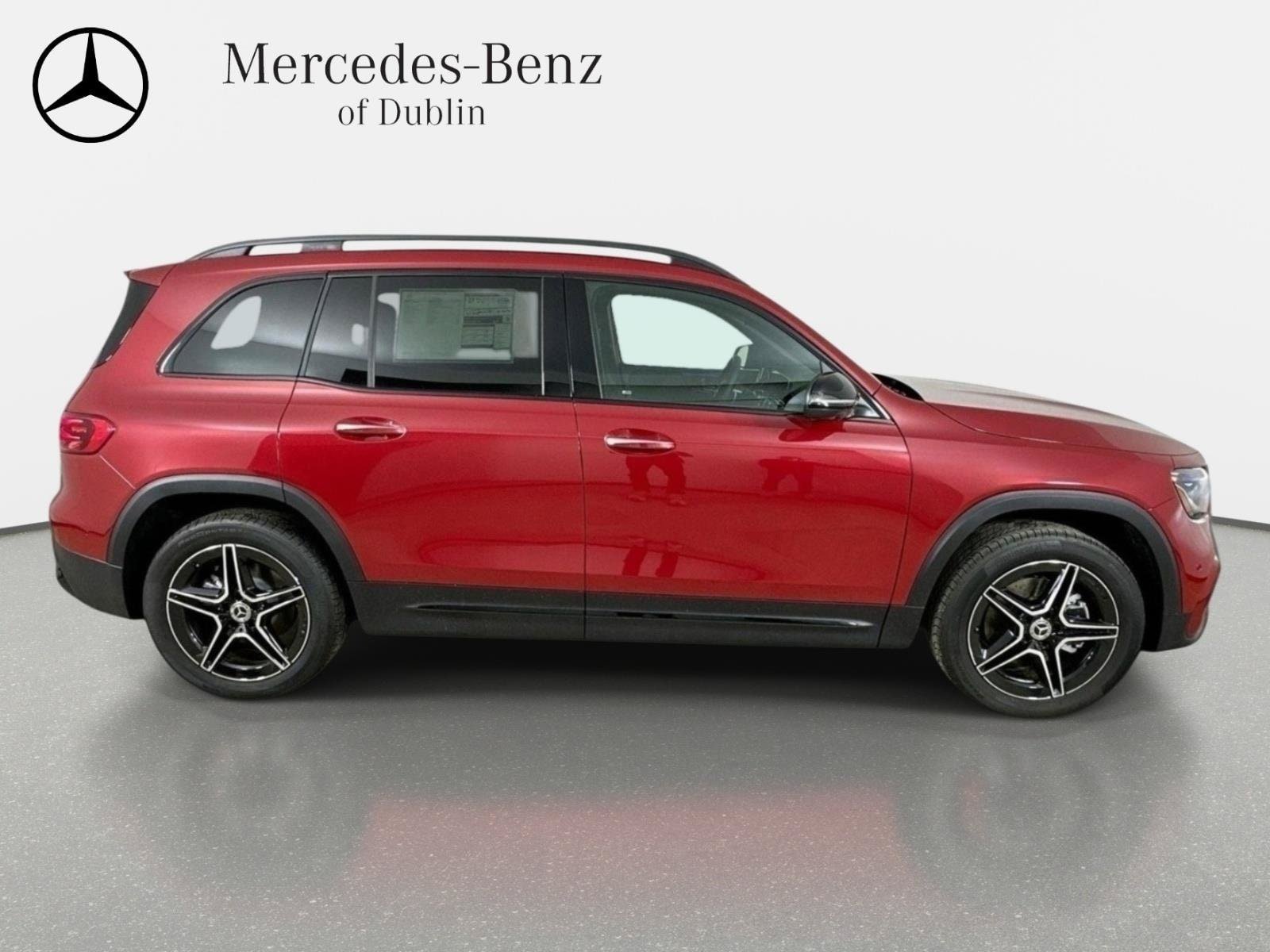 Used 2026 Mercedes-Benz GLB 250 4MATIC image 4