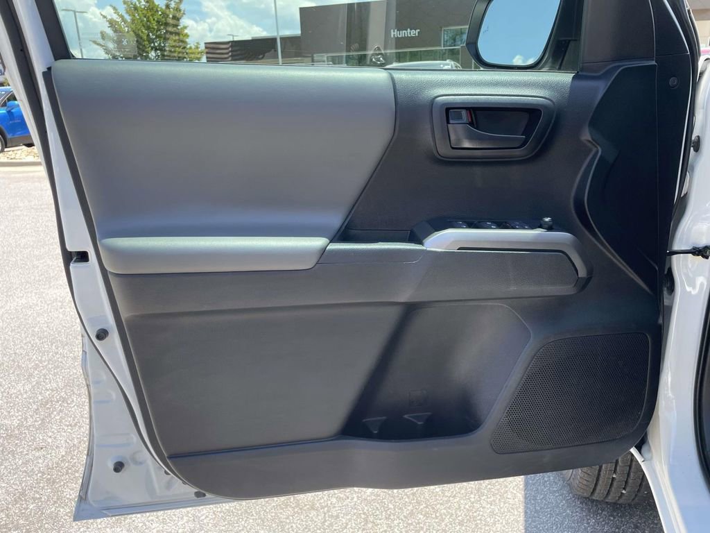 Used 2023 Toyota Tacoma SR5 w/ Technology Package AWD/4WD image 5