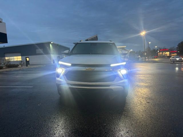 Used 2025 Chevrolet TrailBlazer LT w/ Convenience Package image 3
