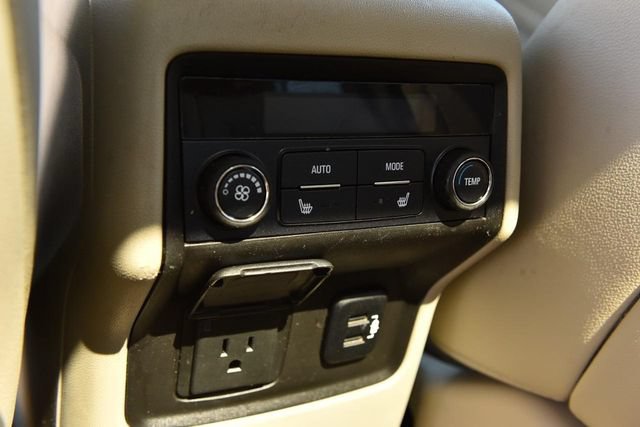 Used 2018 GMC Acadia Denali w/ Technology Package AWD/4WD image 29