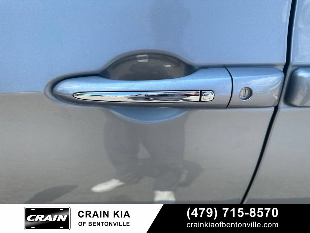 Used 2017 Chrysler Pacifica Touring-L FWD image 10