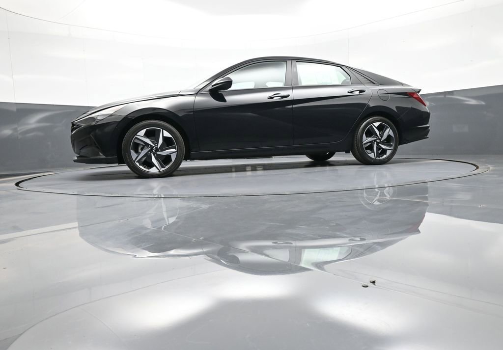 Used 2023 Hyundai Elantra SEL w/ Convenience Package FWD image 28