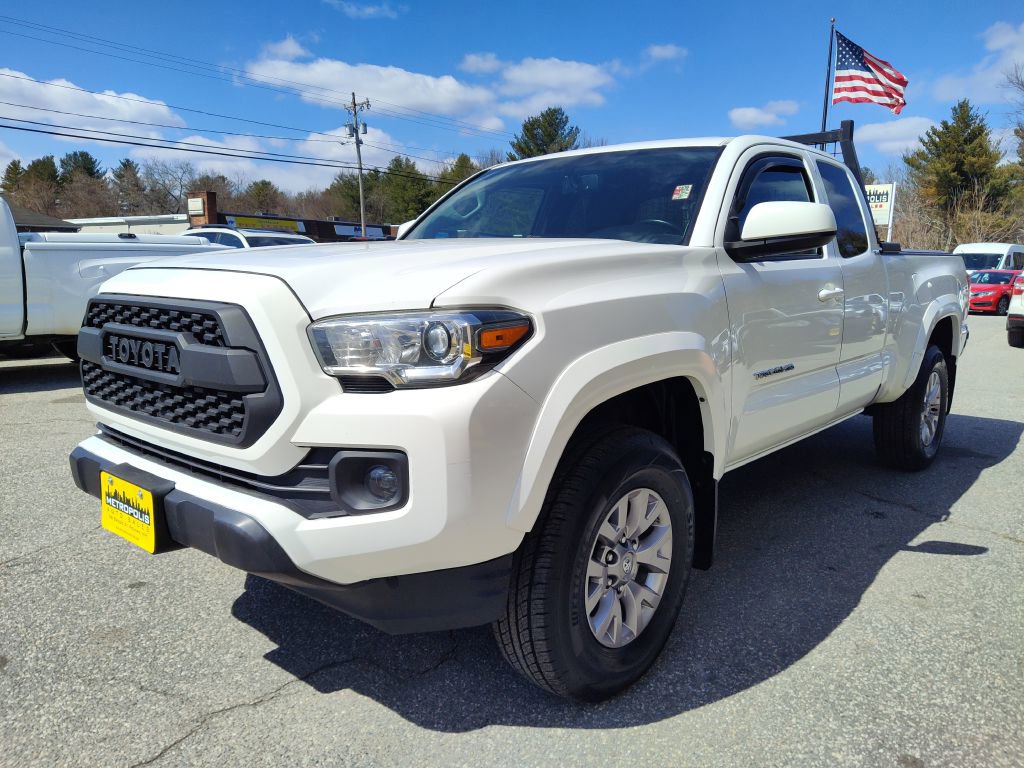 Used 2016 Toyota Tacoma SR5 w/ SR5 Appearance Package (SN) AWD/4WD image 4
