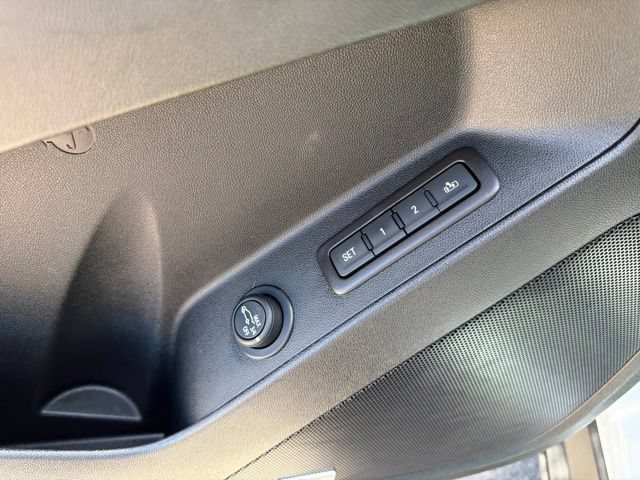 Used 2021 Chevrolet Equinox Premier AWD/4WD image 14
