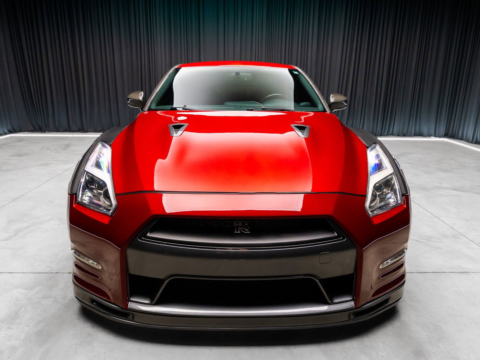 Used 2014 Nissan GT-R Premium AWD/4WD image 9