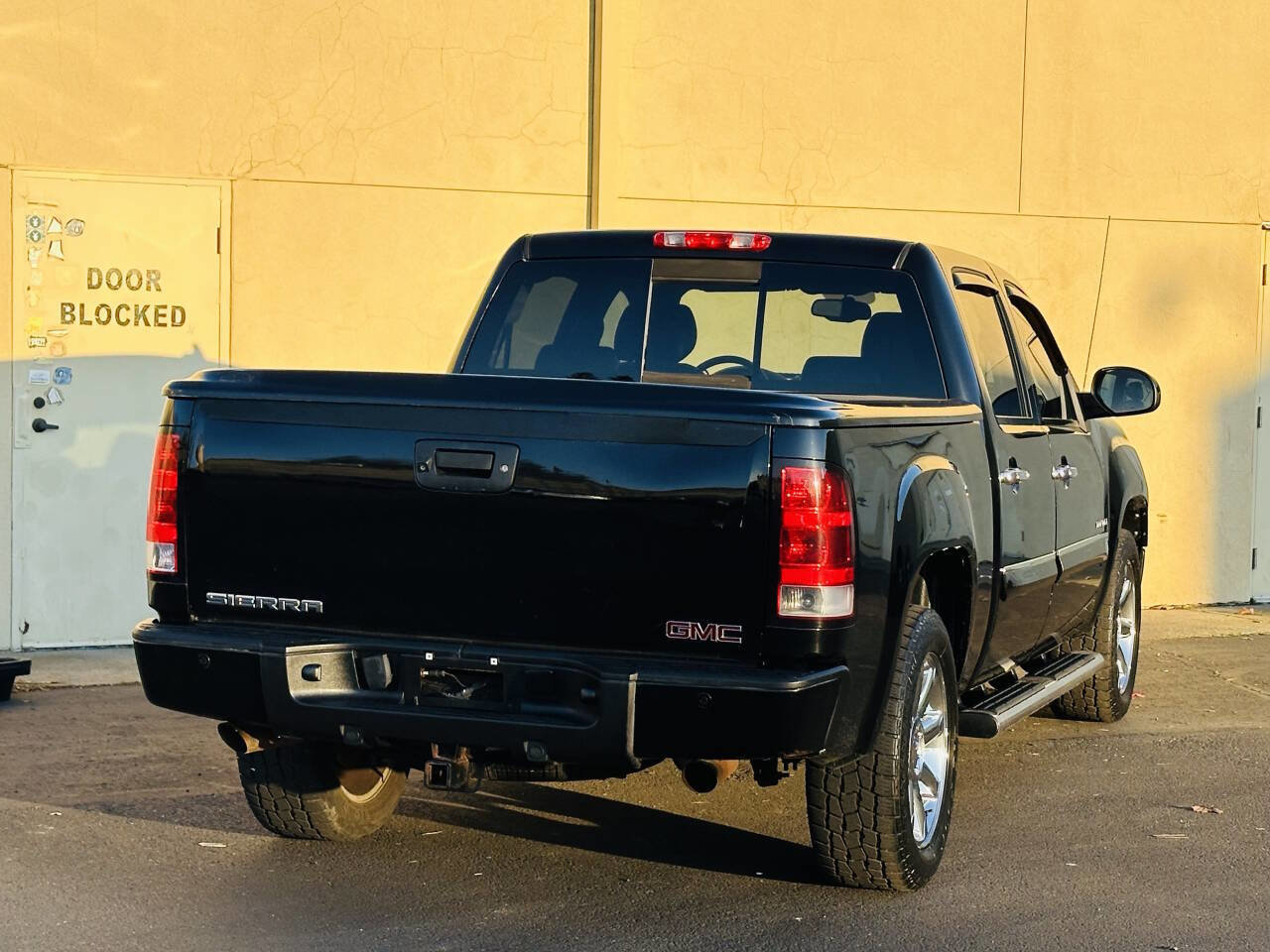 Used 2012 GMC Sierra 1500 Denali image 5