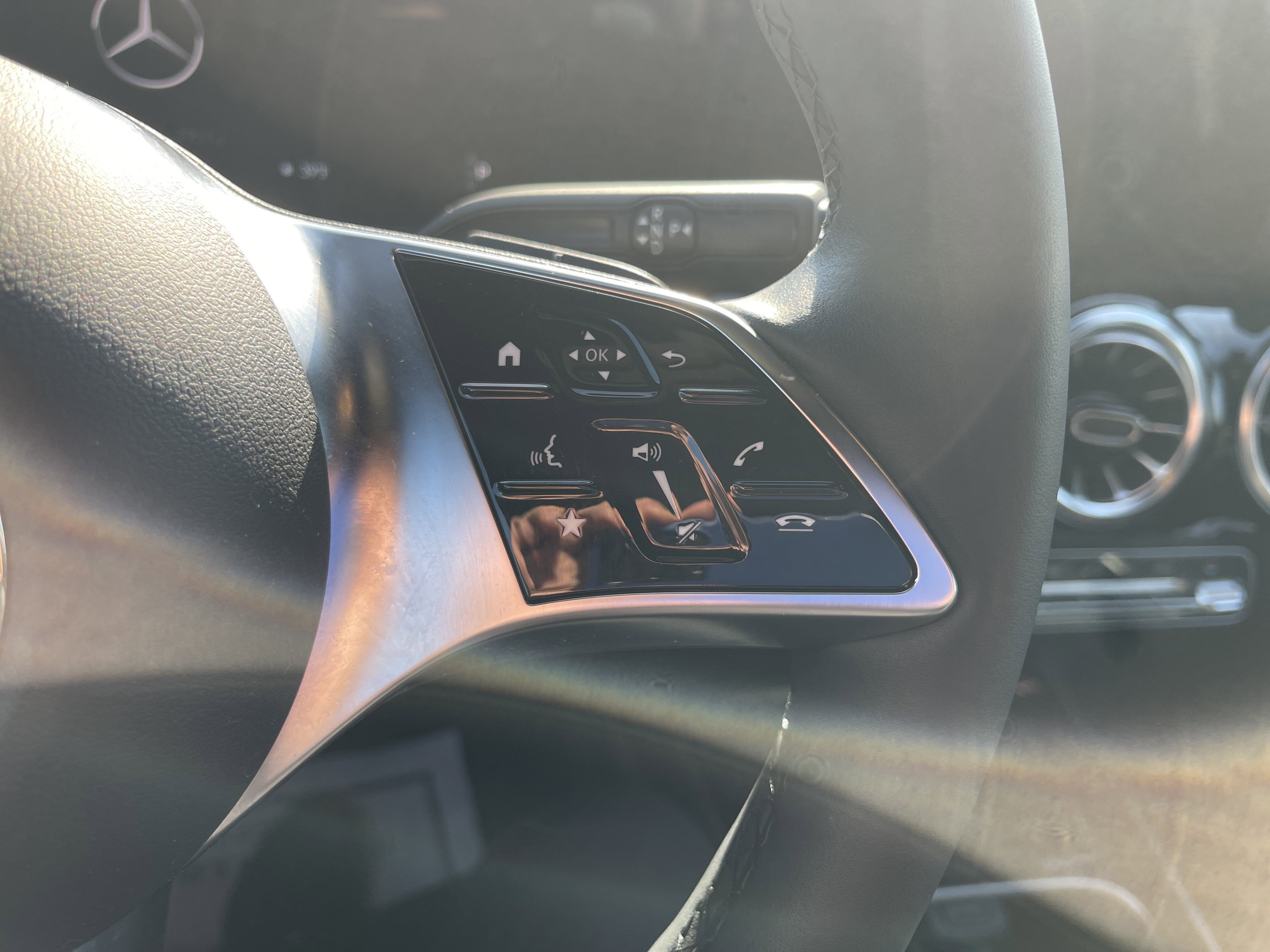 Certified 2025 Mercedes-Benz GLA 250 4MATIC w/ Driver Assistance Package image 20