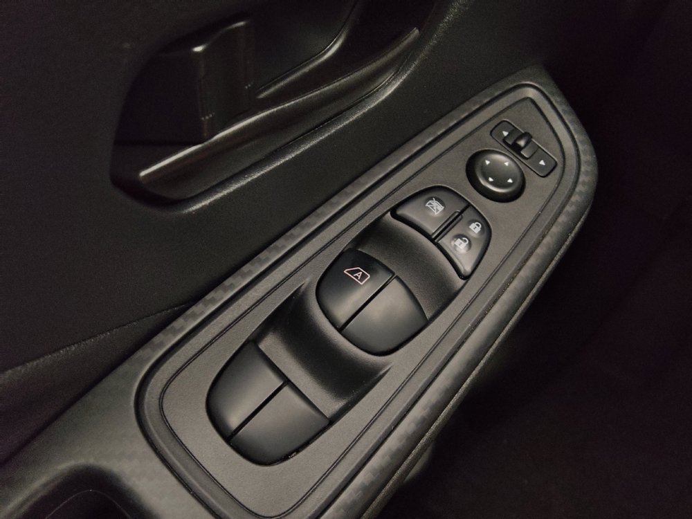 Used 2022 Nissan Versa S FWD image 27