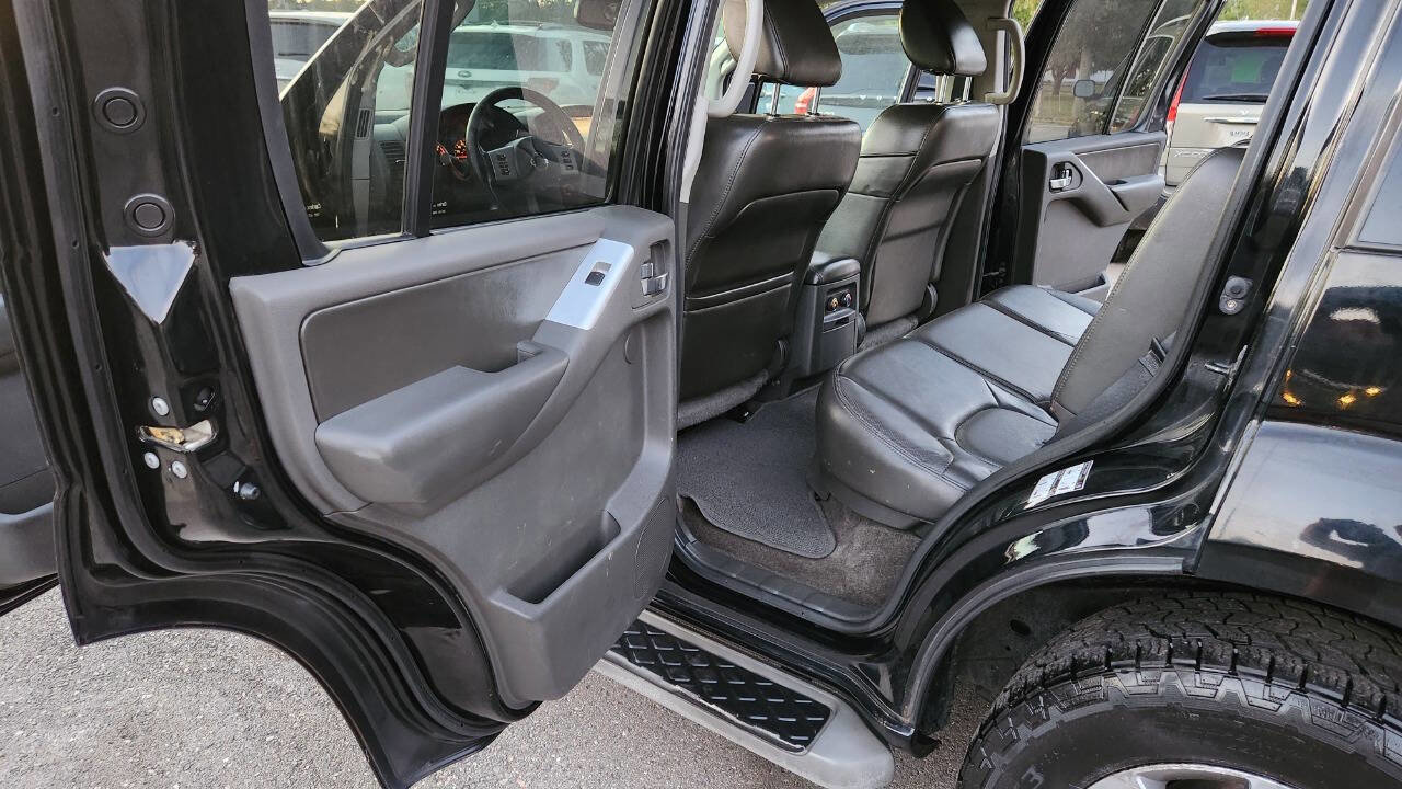 Used 2011 Nissan Pathfinder Silver image 29