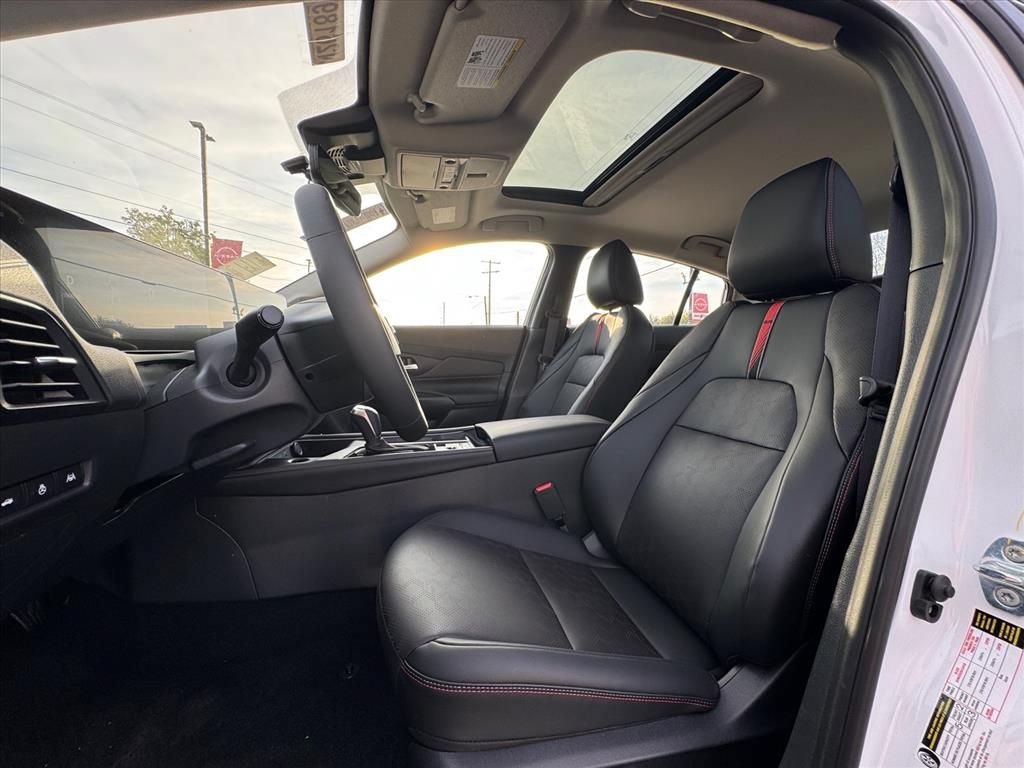 New 2026 Nissan Sentra SR w/ SR Premium Package FWD image 16