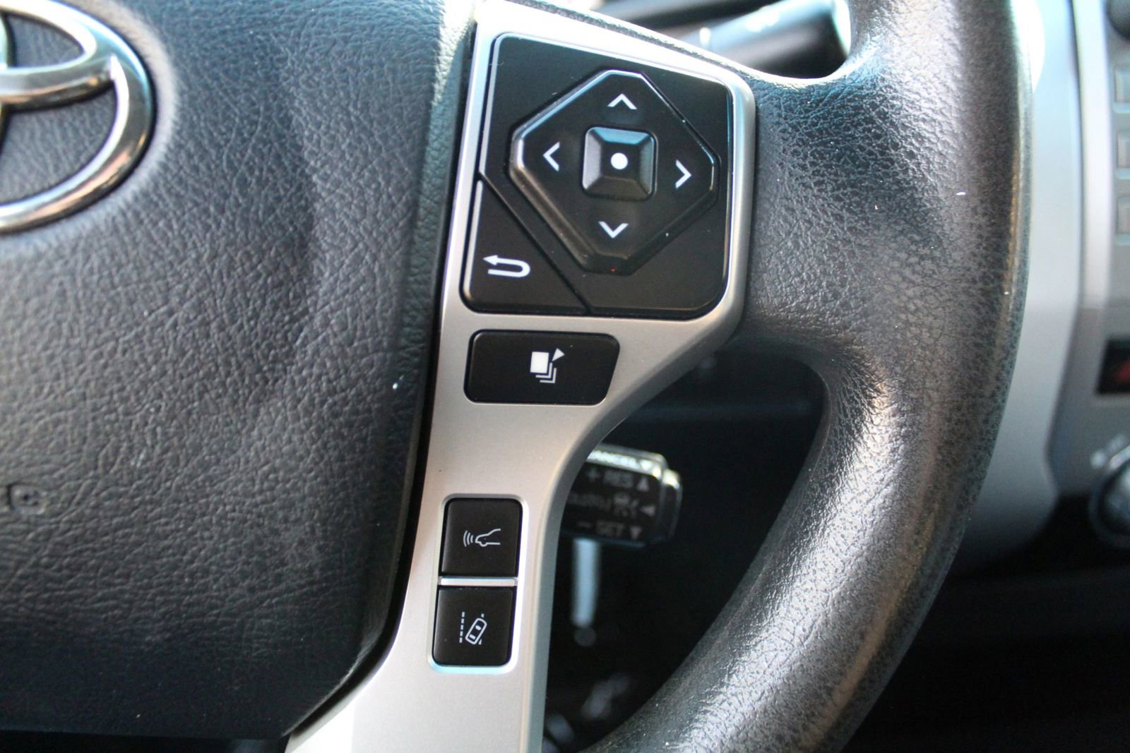 Used 2018 Toyota Tundra SR5 RWD image 17