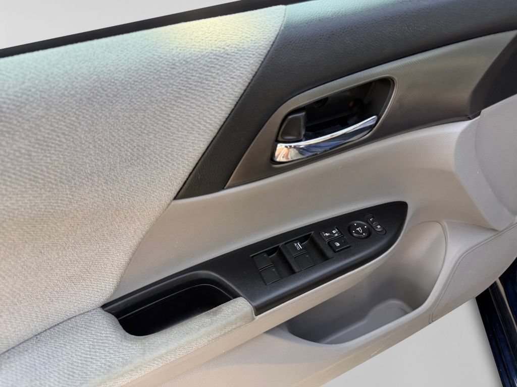 Used 2013 Honda Accord LX image 20
