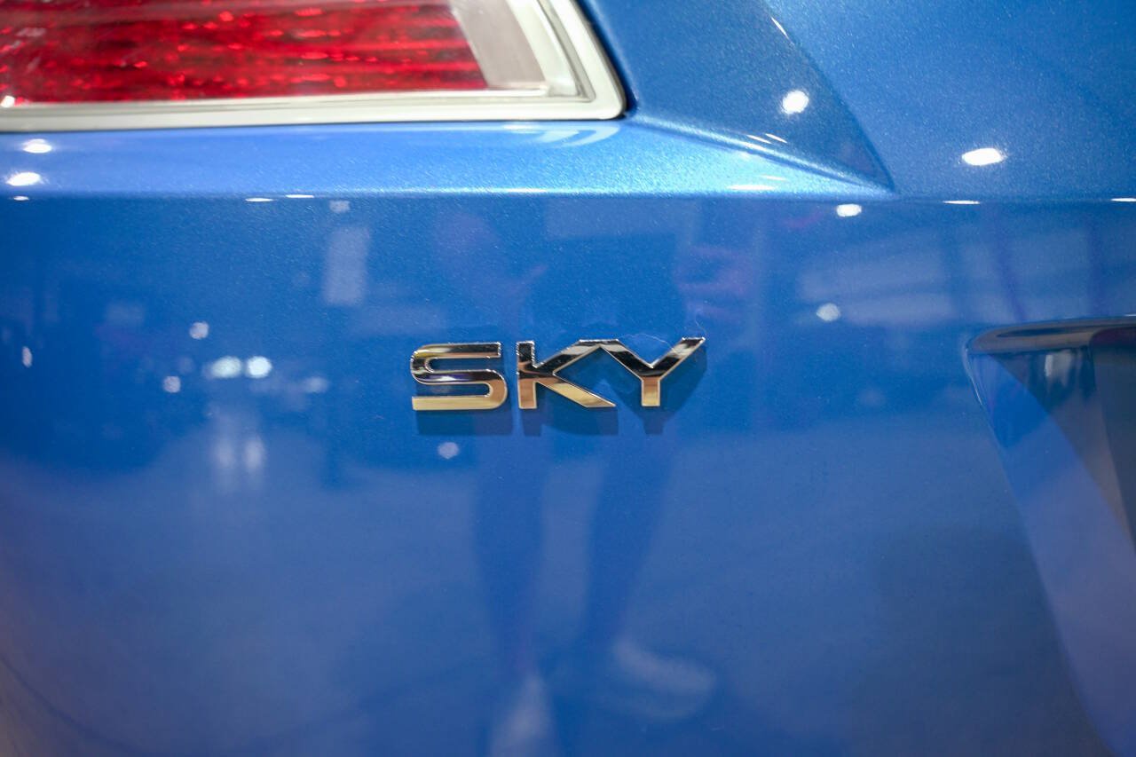 Used 2009 Saturn Sky Hydro Blue RWD image 34