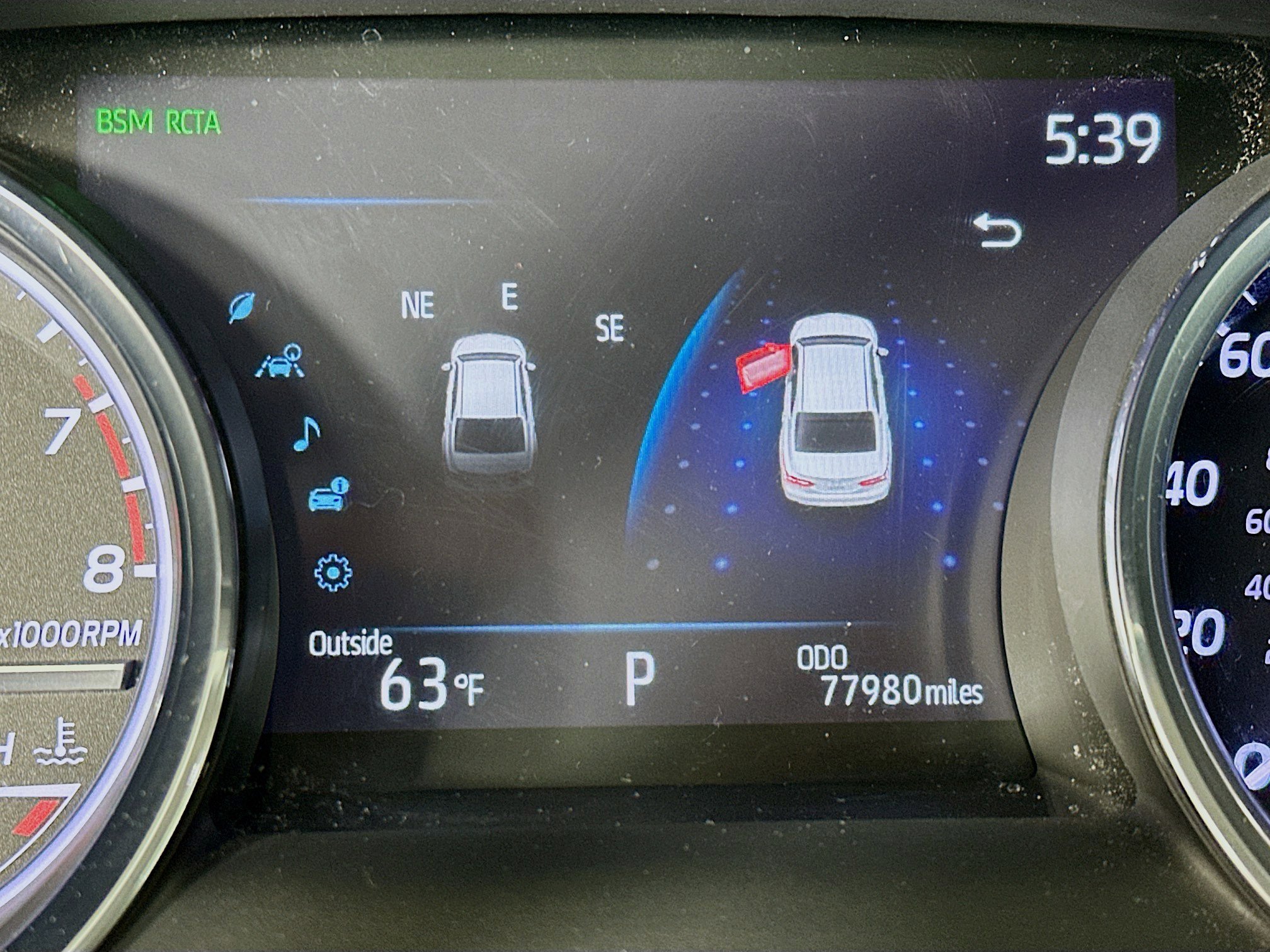 Used 2019 Toyota Camry XLE w/ Navigation Package FWD image 19