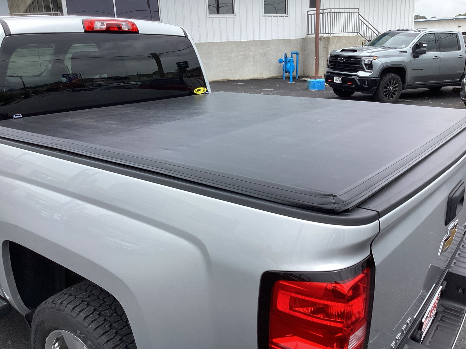 Used 2018 Chevrolet Silverado 1500 LT w/ Texas Edition RWD image 31