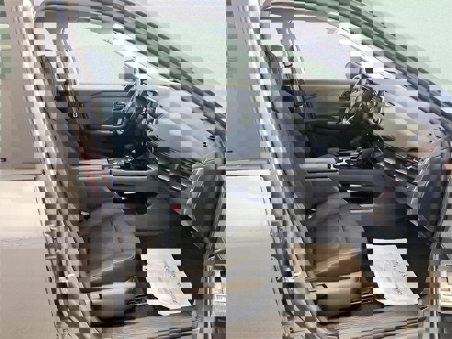 Used 2023 Nissan Rogue S image 13