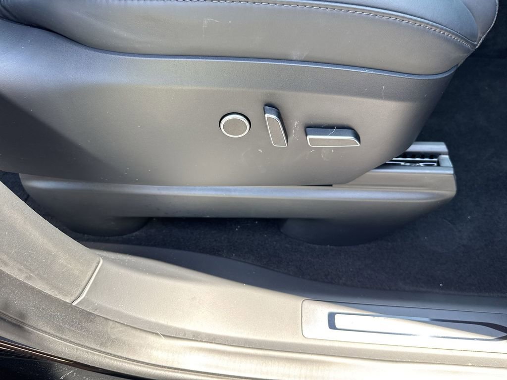 Used 2024 Tesla Model X image 46