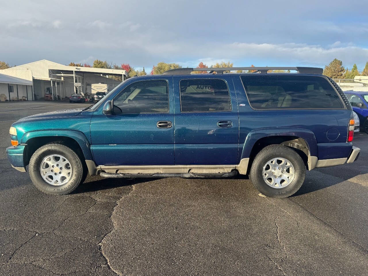 Used 2005 Chevrolet Suburban Z71 w/ Preferred Equipment Group image 2