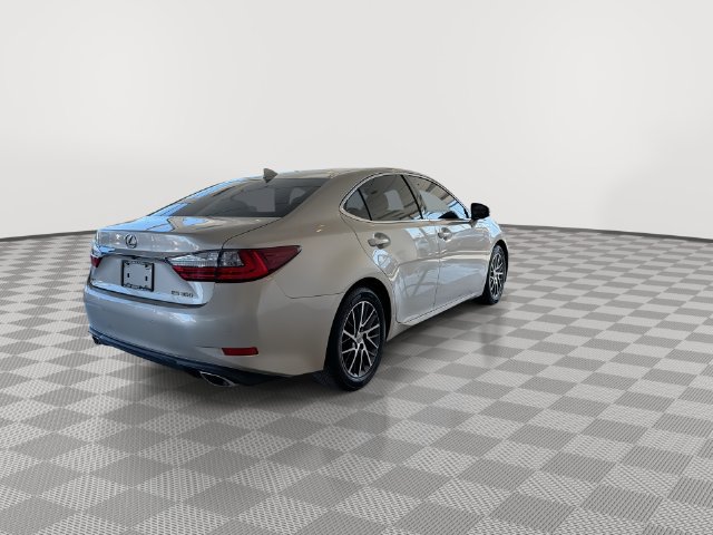 Used 2016 Lexus ES 350 w/ Luxury Package w/Wood Trim FWD image 10