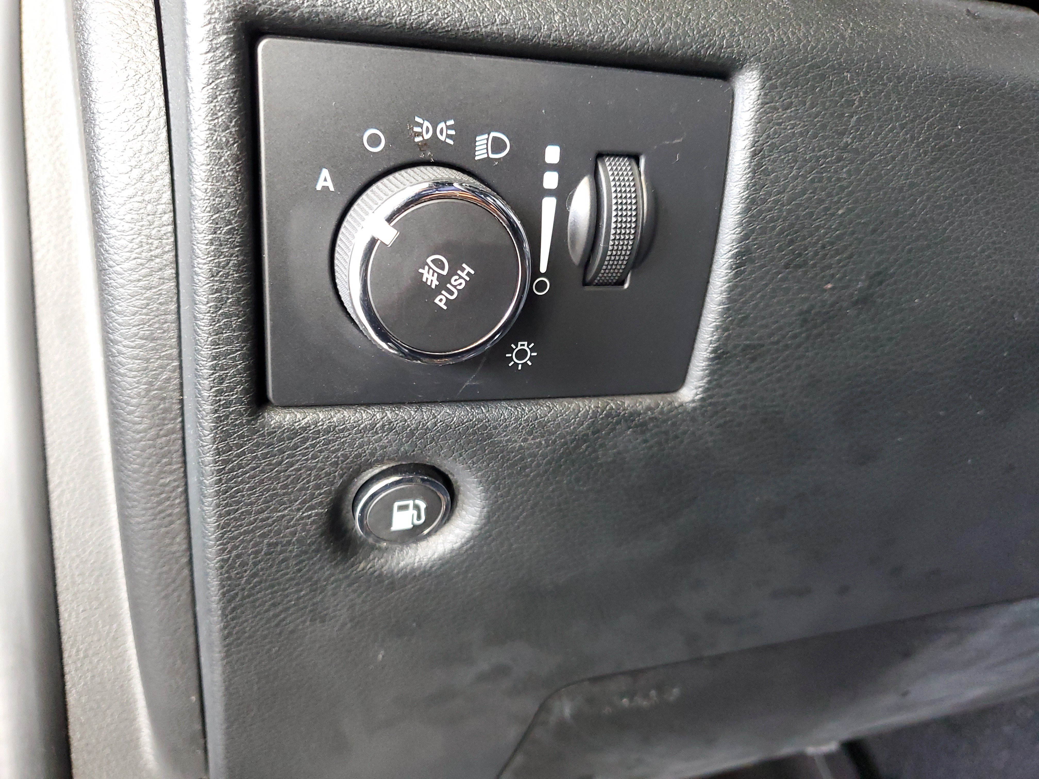 Certified 2022 Jeep Grand Cherokee Laredo E AWD/4WD image 22